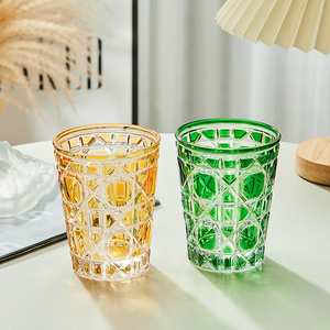 Verres à boire en verre coloré, verres gravés à la main, gobelets vintage, verrerie vintage - Product Image 4