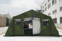Tente modulaire isolée à double couche en toile PVC quatre saisons pour 40 personnes, passages tunnel connectables sans fil, montage rapide
