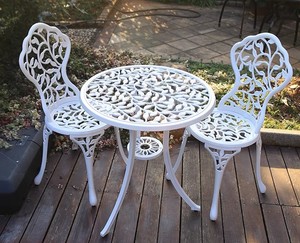 <span class=keywords><strong>Ensemble</strong></span> <span class=keywords><strong>table</strong></span> <span class=keywords><strong>et</strong></span> chaises en <span class=keywords><strong>aluminium</strong></span> moulé pour balcon extérieur, idéal pour les loisirs en plein air, jardin, cour, villa, <span class=keywords><strong>table</strong></span> basse nordique imperméable - Product Image 6