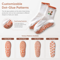 Chaussettes de yoga personnalisées en PVC en forme de cœur, antidérapantes, pour femmes, chaussettes de pilates à volants, en spandex et coton, brodées