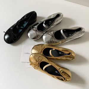 Produttore all'ingrosso personalizzato da <span class=keywords><strong>donna</strong></span> in pelle <span class=keywords><strong>ballerine</strong></span> scarpe basse morbide in pelle di pecora oro <span class=keywords><strong>argento</strong></span> donne Mary Janes <span class=keywords><strong>ballerine</strong></span> - Product Image 1