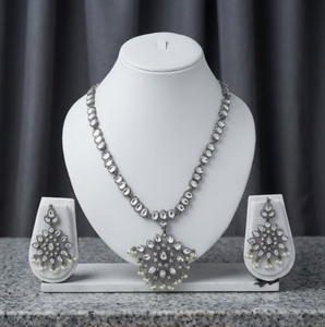 Parure de collier et boucles d'oreilles élégante en pierre blanche oxydée, motif floral en goutte d'eau, style ethnique traditionnel classique, bijoux de déclaration pour femme, idéal pour les fêtes - Product Image 1