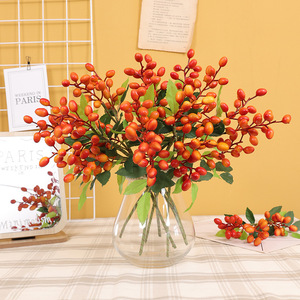 Ramillete de Bayas Artificiales Ruilisi, 5 Ramas, Rojo Naranja, Decoración para el Hogar y Bodas, Espuma y Tela - Product Image 1