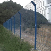 Panneaux de clôture en maille V enduite de PVC pour la sécurité périmétrique des zones résidentielles, clôture en maille courbe haute résistance