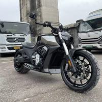 Benda Liao Cruiser 700cc 4-Silinder Retro, sebuah sepeda motor bergaya retro yang stylish.
