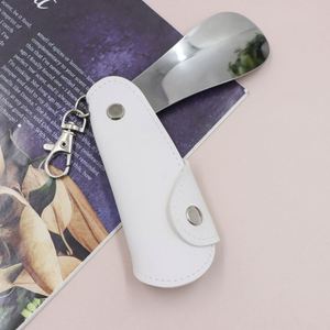 Porte-clés unique en cuir PU avec corne, chausse-pied pliable en acier inoxydable, adapté aux hommes et aux femmes, chausse-pied portable pour usage quotidien - Product Image 3