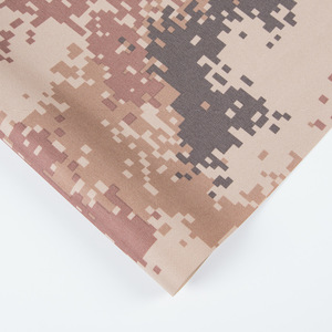 Tissu imprimé <span class=keywords><strong>camouflage</strong></span> 100 % polyester Oxford 600D 350 g/m² à prix d'usine pour sacs de filles, rideaux et vêtements - Antistatique - Product Image 4