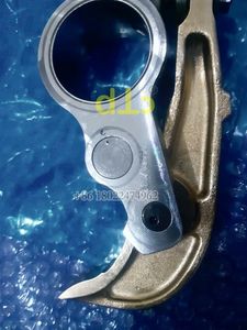 อะไหล่เครื่องจักรก่อสร้างสำหรับเครื่องยนต์ Volvo Penta D11 D12 รุ่น 21949471 ชิ้นส่วนแขนโยกเครื่องยนต์ - Product Image 2