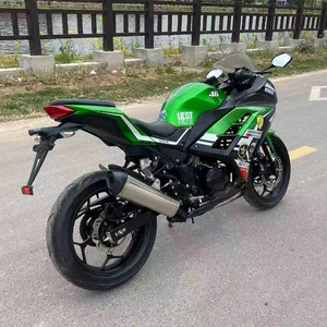 Motocicleta Deportiva Usada Estilo Ninja 200, Buen Estado. Motor Monocilíndrico de 200cc Refrigerado por Aire, Frenos de Disco, Totalmente Funcional - Product Image 5