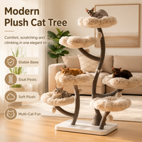 Arbre à chat élégant en fer forgé avec poteaux à gratter en sisal naturel, tour de repos pour chat en peluche douce et jouets suspendus à pompons