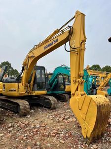 Excavadora pequeña sobre orugas Komatsu PC128US-2 con motor eficiente, excavadora pequeña en oferta. - Product Image 2