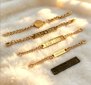 Etiquetas de cadena para cuello de aleación de zinc en blanco, en stock, compatibles con grabado de logotipo personalizado para cuellos de prendas y accesorios de ropa interior. - Product Image 6