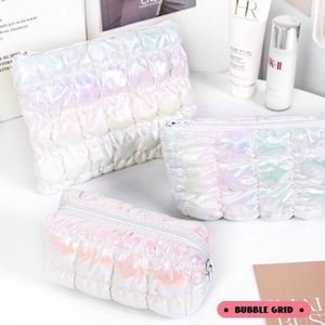 Sac cosmétique portable personnalisable en polyester écologique, découpé au laser, avec fermeture éclair, motif matelassé brillant à carreaux, style pâte feuilletée - Product Image 2