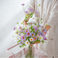 Fleur artificielle multi-têtes de style INS, chrysanthème sauvage, fabricant de fleurs artificielles, décoration d'intérieur, centre de table de mariage transfrontalier