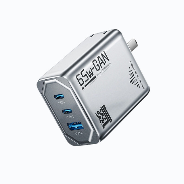 New Fast Charge 65W Portable Type-C Three-port Charger Model F006 for Android Mobile Phone Laptop