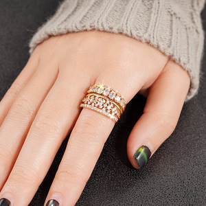 Anello Geometrico Multi-Linea per Donne, Elegante Gioiello da Dito per Matrimonio - Product Image 2