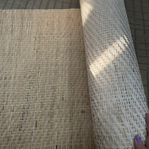 Correas de caña de ratán de malla cerrada flexible para restauración de muebles, insertos de gabinete, respaldos de asiento y aplicaciones de paneles de pared acústicos - Product Image 1