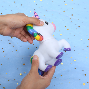 Bán Như Hot Bánh Thực Tế Vui Vẻ Nổi Hình Kỳ Lân Cao Su Nước Tắm Tắm Tắm Tắm Trẻ Em Tắm Đồ Chơi - Product Image 4