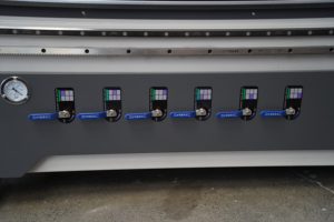 เครื่องเราเตอร์ CNC แบบหัวไขว้ ATC 9KW พร้อมโต๊ะสุญญากาศ ระบบควบคุม Syntec 60WE, ตัวเปลี่ยนหัวเครื่องมืออัตโนมัติ 12 หัว สำหรับงานไม้และงานแกะสลักโลหะ - Product Image 6