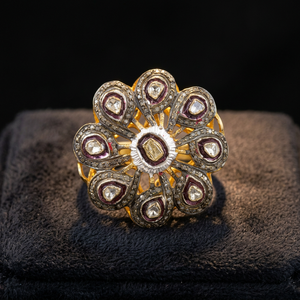 Impresionante anillo de plata victoriano femenino Diseño de diamante chapado en oro único Joyería victoriana sólida - Product Image 3