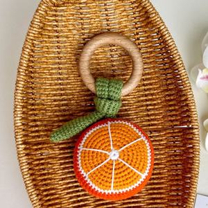 Nouveau design 2026, jouet en bois doux pour bébé, fait main au crochet, fruits, citron, orange, pastèque, <span class=keywords><strong>hochet</strong></span> amigurumi, <span class=keywords><strong>hochet</strong></span> en forme de fruit - Product Image 5