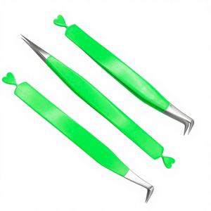 Pince à cils en acier inoxydable écologique avec logo personnalisé pour extensions de cils, poignée en forme de cœur, pour faux cils en fibre - Product Image 1