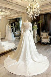 LY-WD1296 Abiti da Sposa Musulmani Linea A con Perline e Pizzo Lussuoso Taglie Forti Collo Alto Stile Vintage Maniche Lunghe - Product Image 2