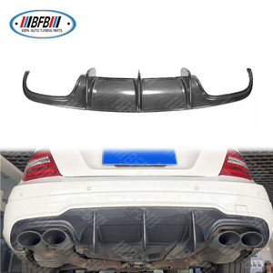 Diffuseur de pare-chocs arrière en fibre de carbone véritable pour <span class=keywords><strong>Mercedes</strong></span> W204 <span class=keywords><strong>C63</strong></span> 2007-2011 avec découpes pour attelage de remorquage, état neuf - Product Image 1