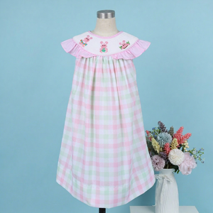 Robe smockée pour enfants Bishop OEM ODM avec motif animalier et broderie lapin de Pâques 100% coton personnalisée pour le printemps BB3216 - Product Image 1
