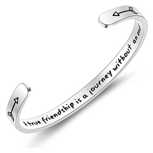 Bracelet manchette en acier inoxydable de 6 mm de large, motif flèche gravé au laser, cadeau d'amitié pour femme - Product Image 1