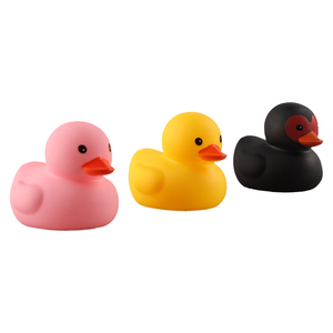 Turbo pato casco cuerno luz pequeño pato amarillo bicicleta eléctrica motocicleta campana viento roto romper pato TikTok Material plástico - Product Image 3