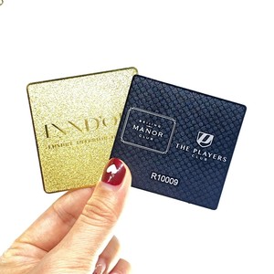 Médaille de luxe imprimée en typographie plaquée argent brillant noir givré de forme personnalisée cadeau d'affaires - Product Image 1