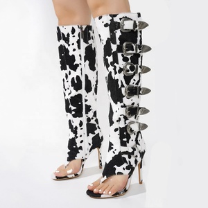 Bottes hautes d'été pour femmes à boucles de ceinture, talons fins, bout pointu, style punk sexy, imprimé vache, chaussures habillées - Product Image 2