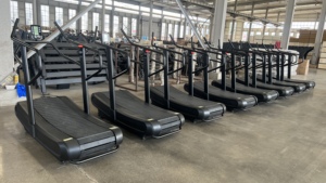 Máy chạy bộ cơ khí trong nhà bán chạy nhất 4 trong 1, kiểu cong, dùng cho phòng tập thương mại, thiết bị thể dục, màn hình LED, máy chạy bộ không khí - Product Image 5