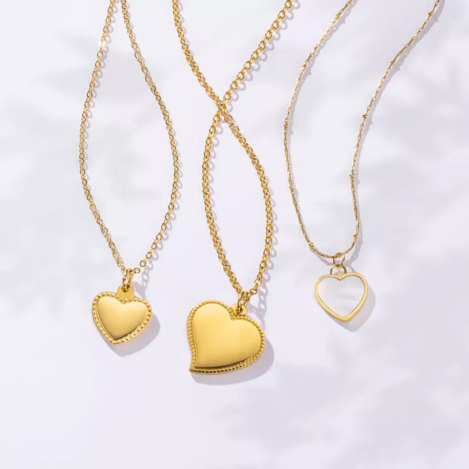 18 inches Adjustable 18K Real Gold Plated Steel Cable Chain Heart Pendant Natural Mother of Pearl necklace with heart charm