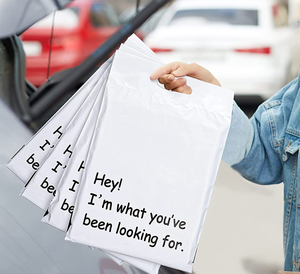 Bolsas de Correo Ecológicas Compostables con Logotipo Personalizado y Acabado Mate para Ropa, Piel y Calcetines - Embalaje de Mensajería con Asa - Product Image 1