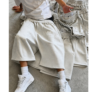 Shorts de sport amples et épais pour hommes, en tissu molletonné 100 % coton, coupe 3/4, personnalisables par le fabricant - Product Image 2