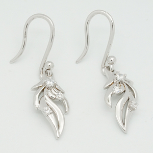 Pendientes Clásicos de Oro Sólido de 9K/14K/18K con Cuatro Garras y Diamante de Laboratorio Redondo Brillante para Joyería Minimalista - Product Image 5