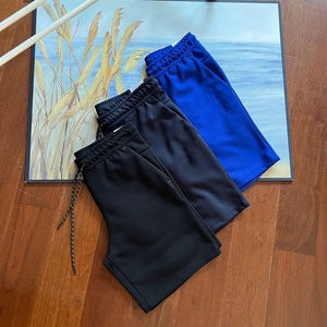 Shorts de sport décontractés pour hommes en molleton technique style drill, 100 % coton, taille élastique avec pression latérale adhésive, motif uni - Product Image 5