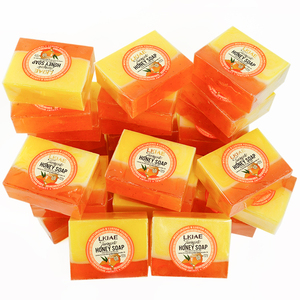 LKIAE Sapone Artigianale di Lusso al Miele, Detergente Delicato Schiumogeno Schiarente per la Pelle con Acido Cogico e Curcuma per Pelli Scur - Product Image 5