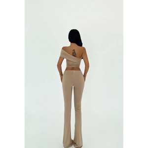 Costume pantalon en satin beige pour femme de bureau, design plissé décontracté avec décoration boutonnée pour l'été - Product Image 1