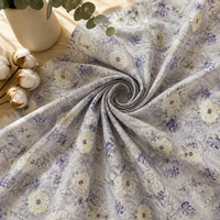 Fabrik-Großhandel Leichtgewichtiger Weiß-Lila Blumendruck Baumwoll-Popeline-Stoff für Kleider und Hemden, Weich und Komfortabel