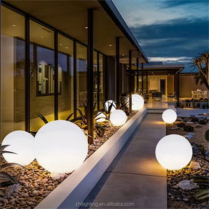 Lámpara de <span class=keywords><strong>Bola</strong></span> <span class=keywords><strong>LED</strong></span> Solar para Jardín Exterior con Clasificación IP65, Control Remoto y Cambio de 16 Colores RGB, Ideal para Navidad - Product Image 4