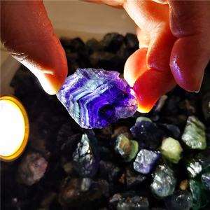 Di alta qualità naturale ruvido colorato arcobaleno <span class=keywords><strong>cristalli</strong></span> di Fluorite minerale pietra grezza per la decorazione domestica - Product Image 6
