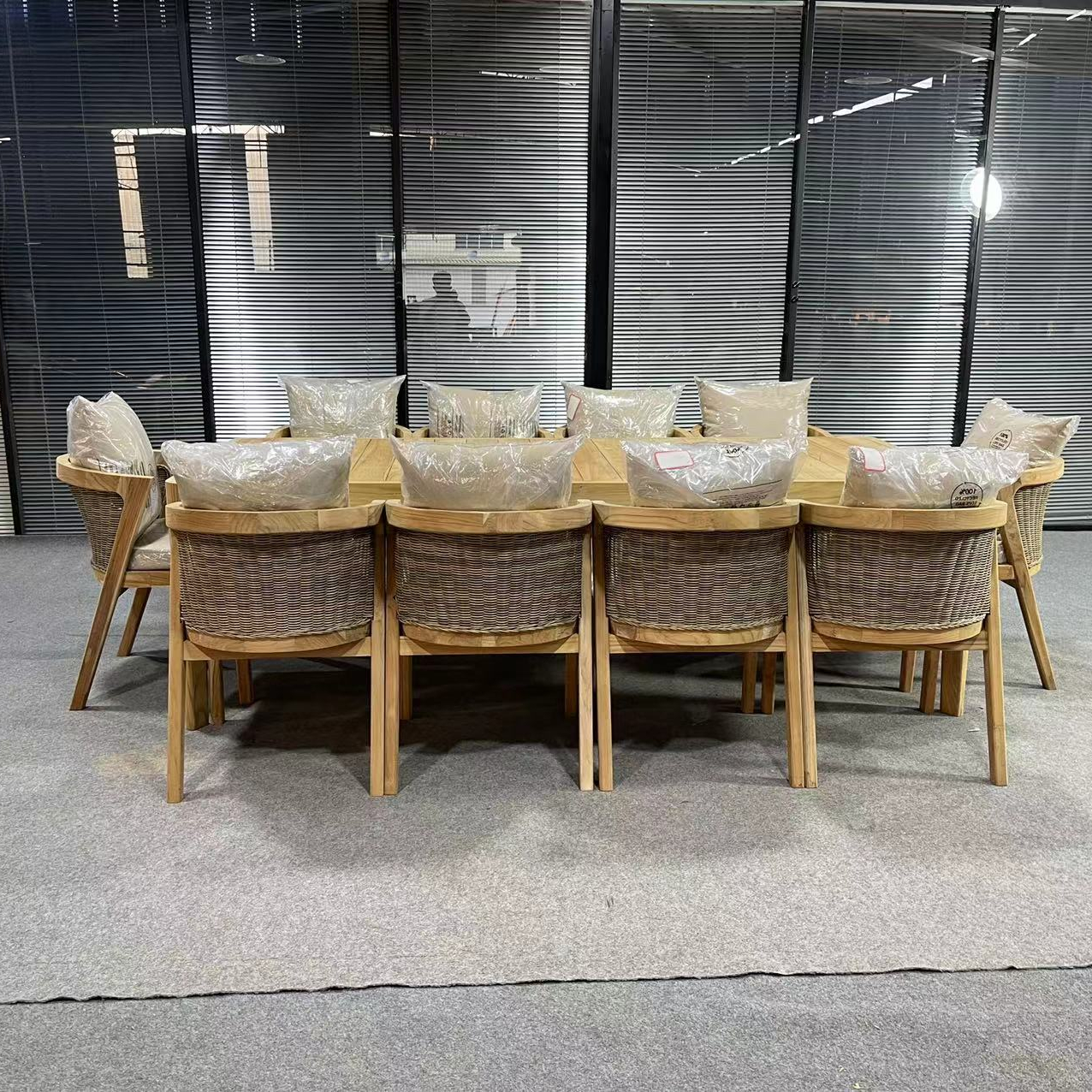 Luxury Outdoor Patio Set Furniture Teak Table And Chair Set Dining Table Set 8 Seater