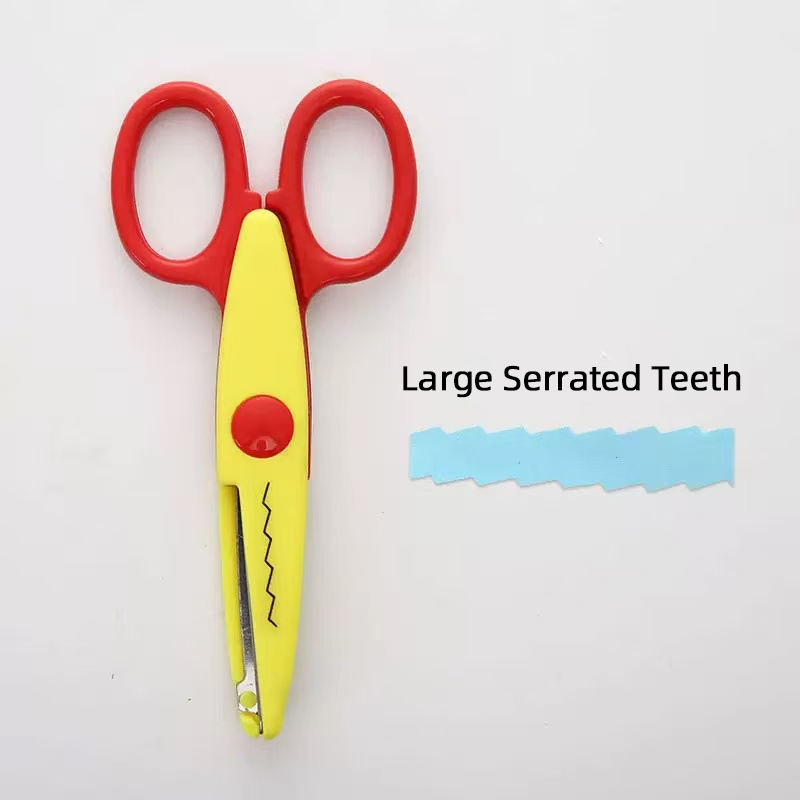 Grandes dents dentelées