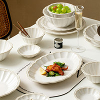 Assiette à dîner en céramique blanche de style européen vintage, bord festonné, pour mariage, événement, vaisselle écologique