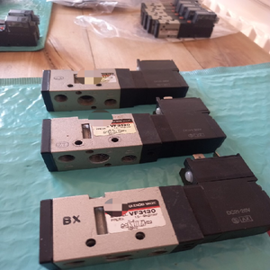 Электромагнитный клапан Vf3130 Dc21-26v, восстановленный товар от продавца - Product Image 1