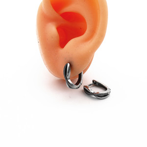 Boucles d'oreilles à clip yunnique en forme de U, en acier titane, design géométrique, bijoux de mode unisexe, en acier inoxydable 316, clous faciles à poser - Product Image 4