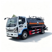 Camion-citerne à carburant Dongfeng Chemical Liquid Truck 8cbm, camion-citerne à huile 4*2 en acier au carbone Q235